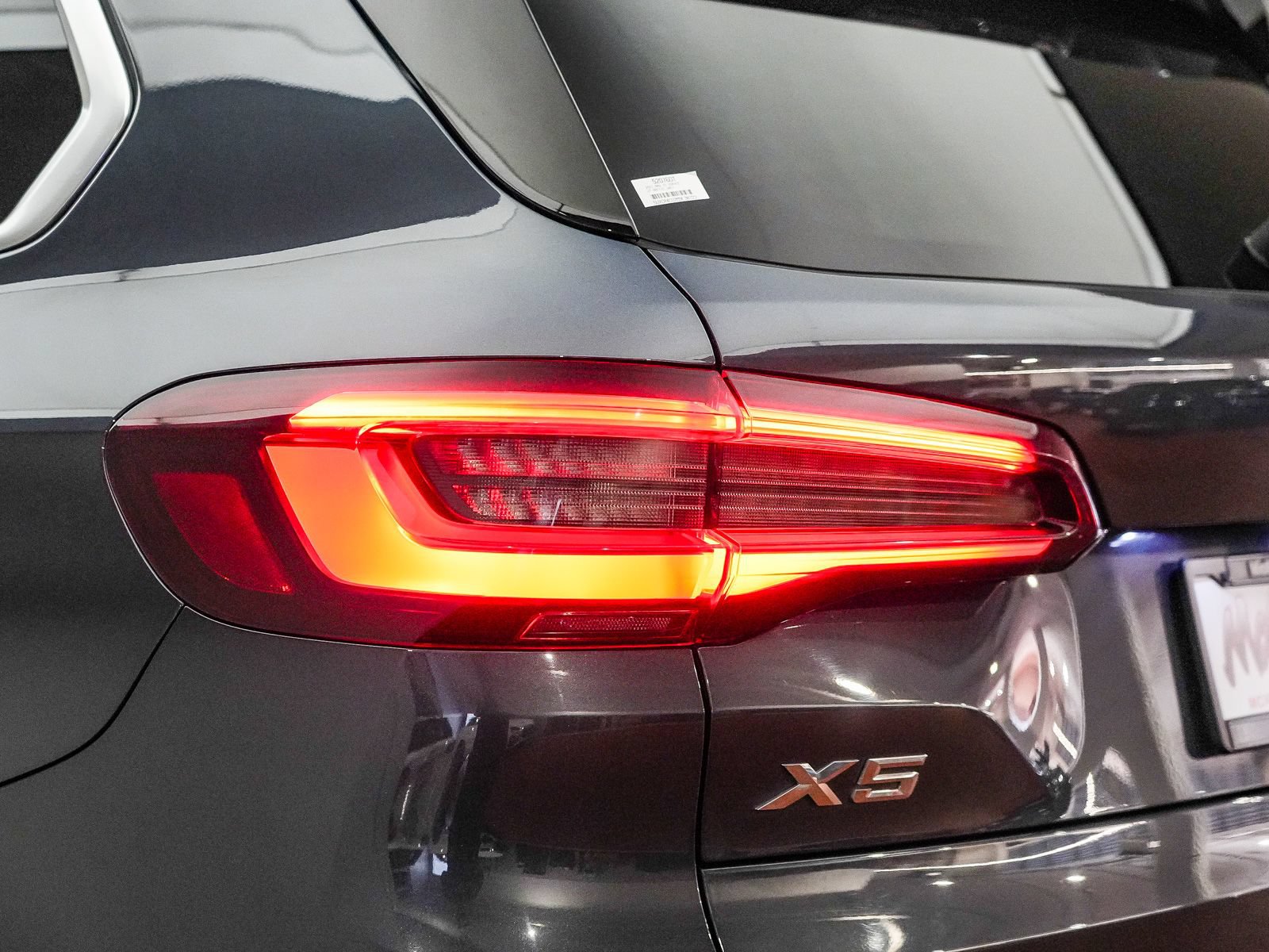 Used 2021 BMW X5 sDrive40i w/ Premium Package RWD image 8