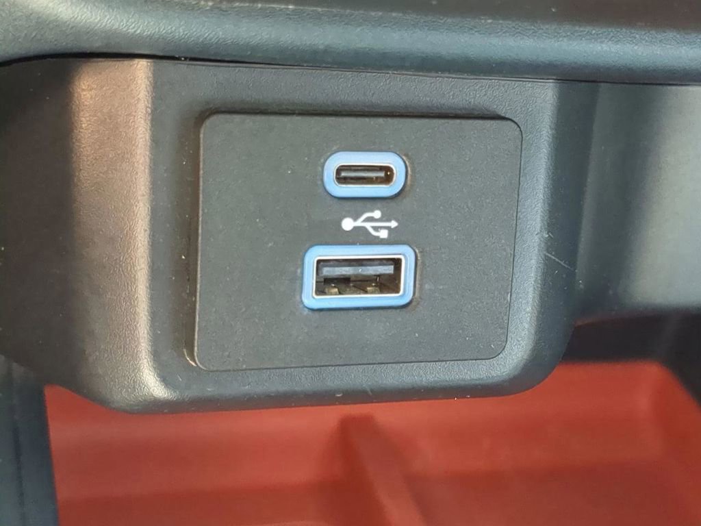 Used 2023 Ford Maverick XLT image 18