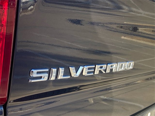 Used 2023 Chevrolet Silverado 1500 LT w/ Convenience Package II image 10