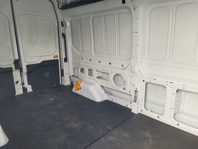 New 2023 Ford E-Transit 148 High Roof image 3