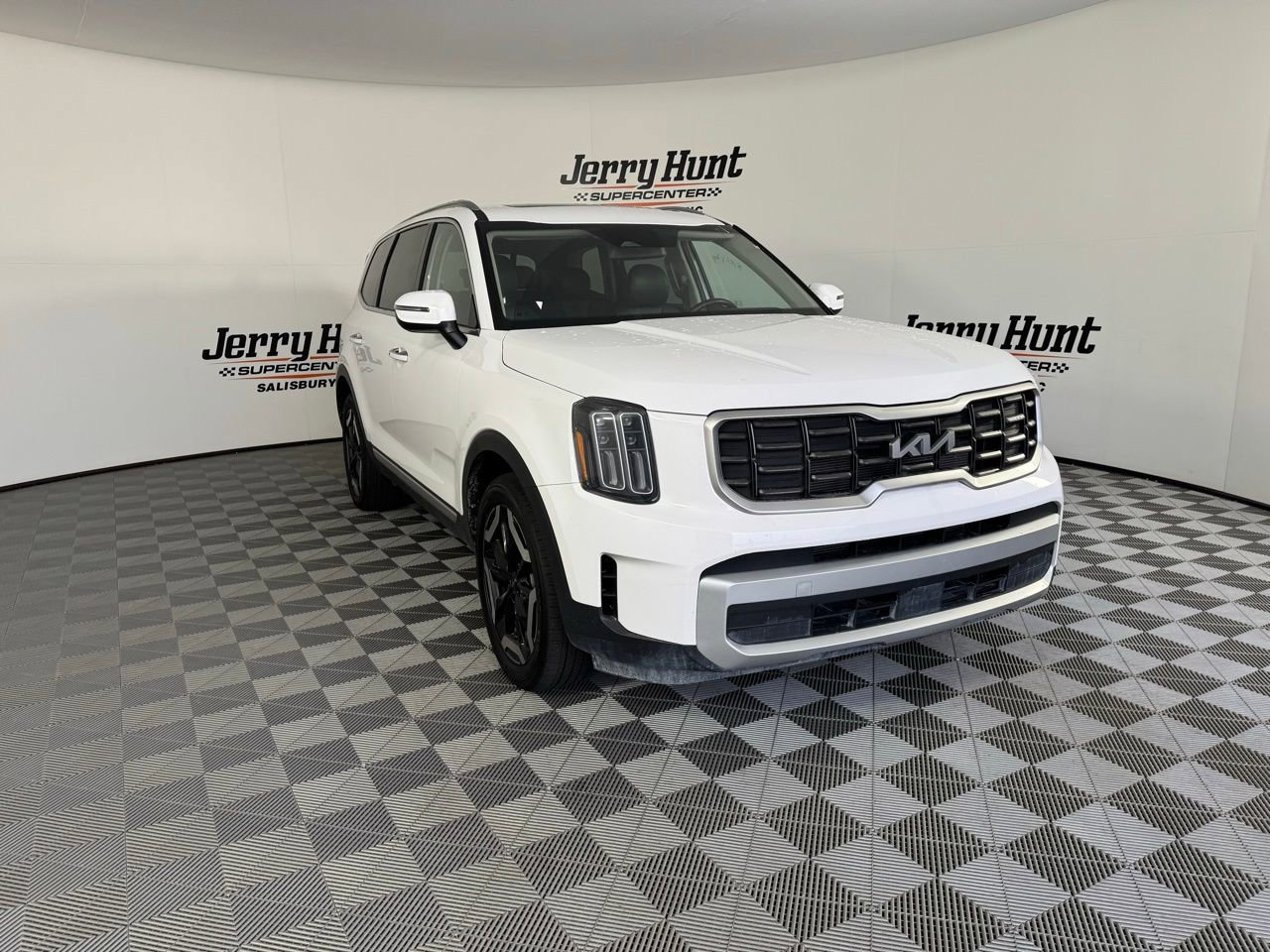 Used 2025 Kia Telluride S image 8