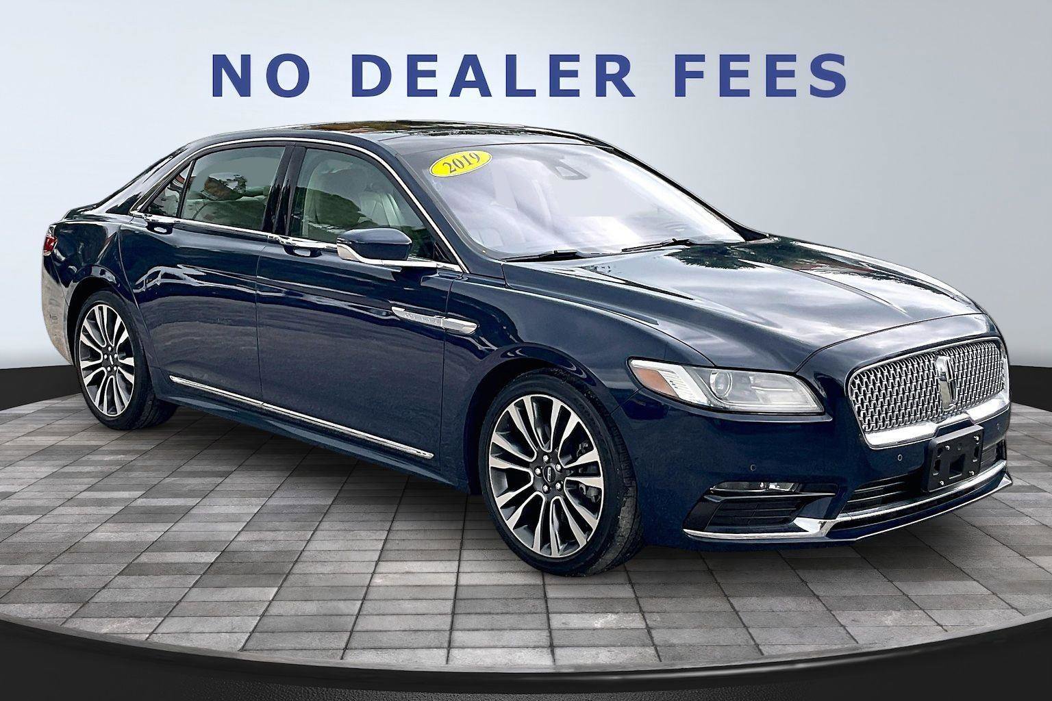 Used 2019 Lincoln Continental Reserve AWD/4WD image 3