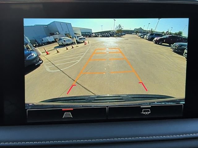 Used 2023 GMC Yukon XL SLT image 9