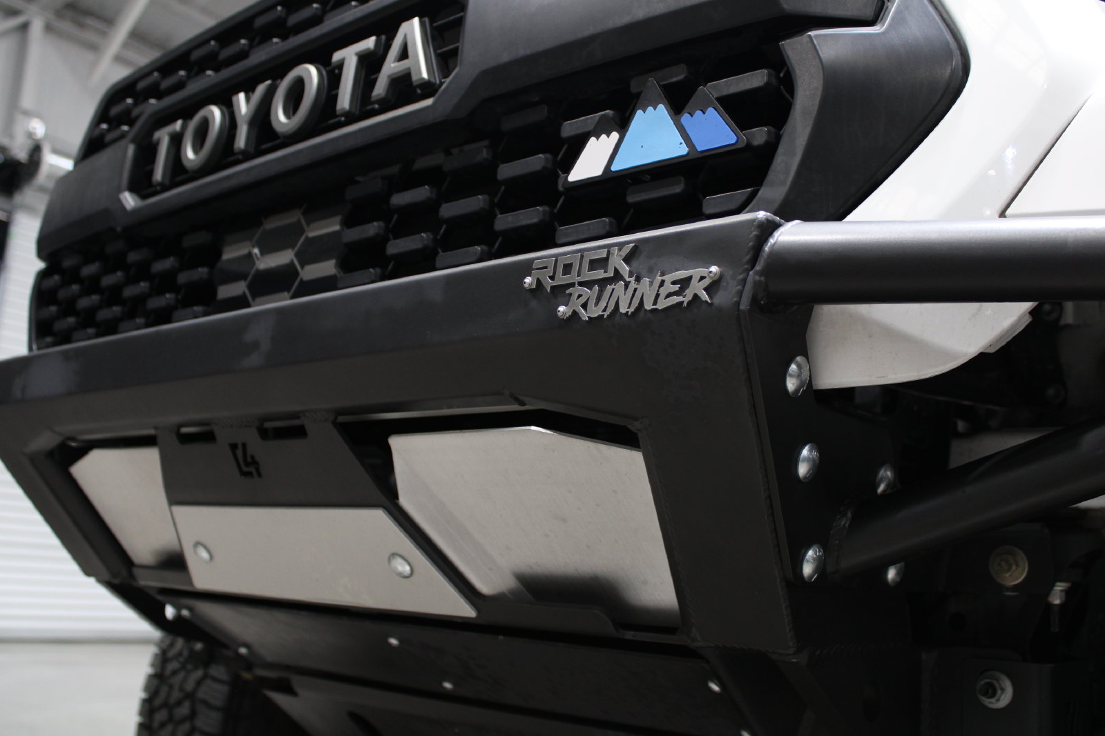 Used 2022 Toyota Tacoma TRD Off-Road AWD/4WD image 10