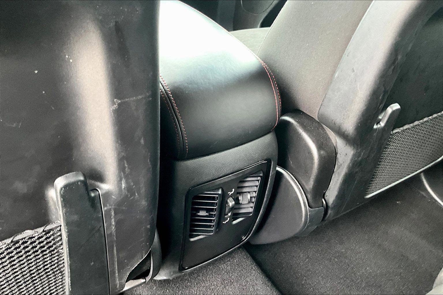 Used 2024 Dodge Durango GT image 16