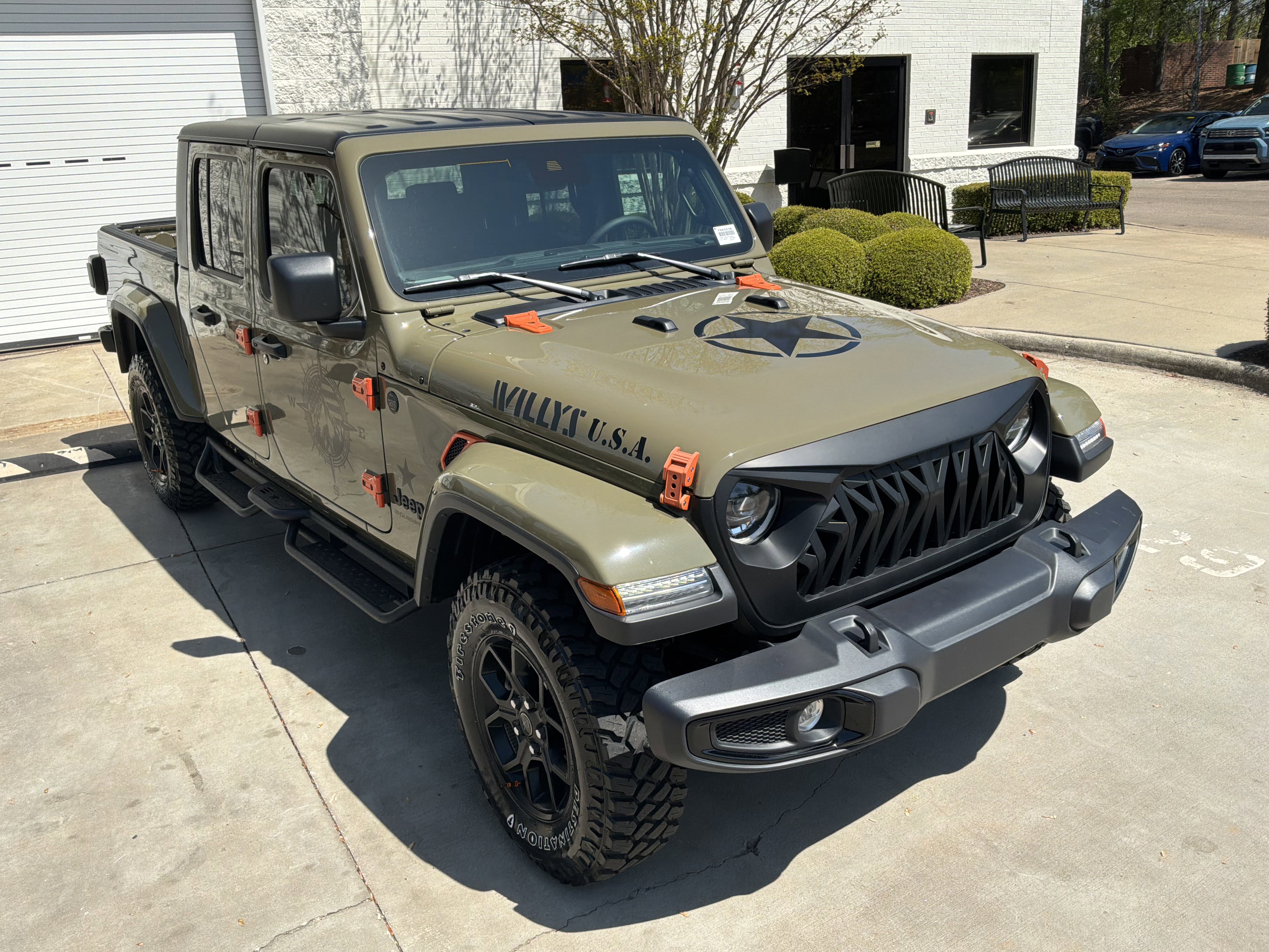 Used 2025 Jeep Gladiator Willys image 2