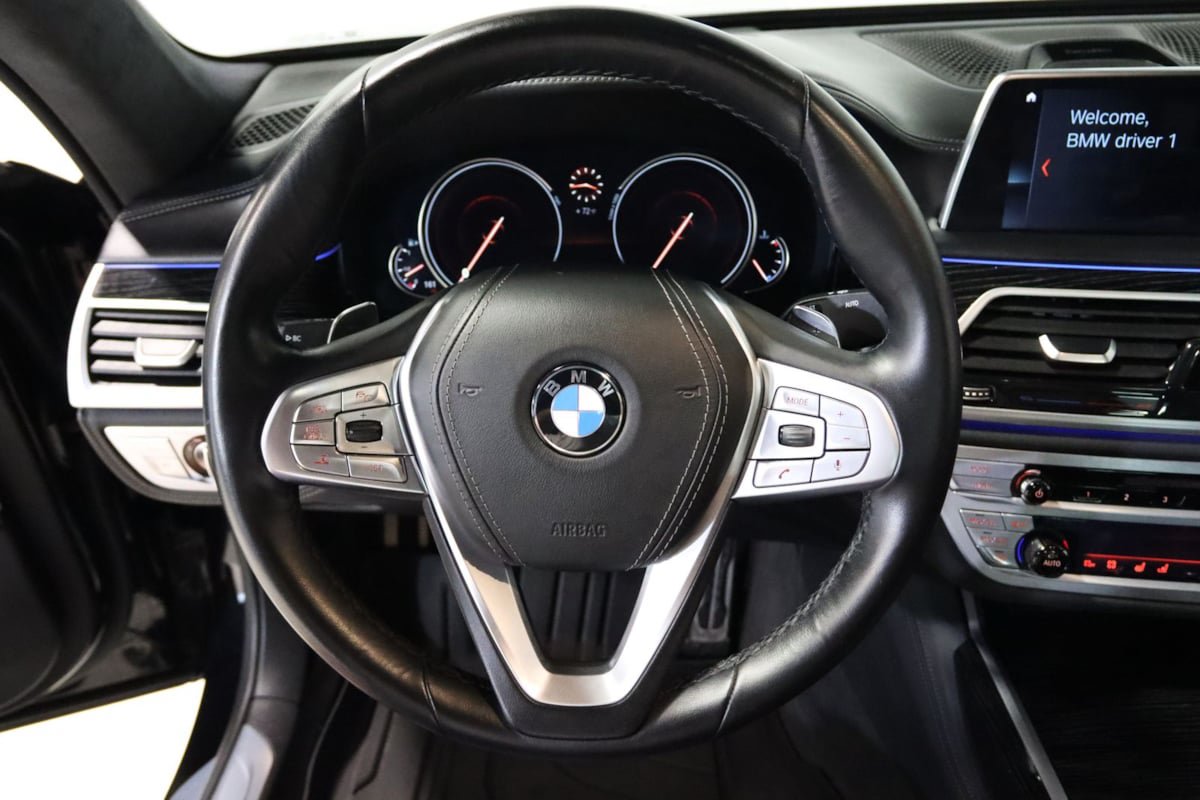 Used 2019 BMW 750i RWD image 43