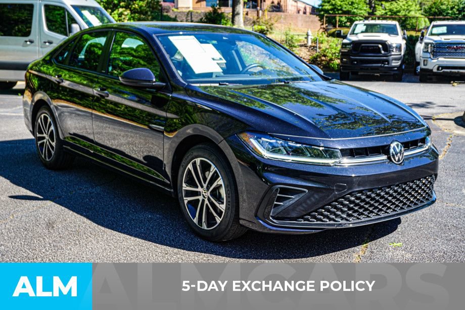 Used 2025 Volkswagen Jetta Sport FWD image 3