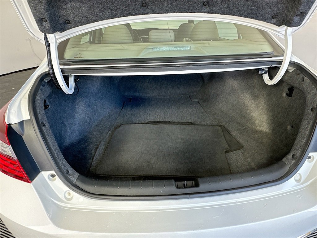 Used 2017 Honda Accord LX image 23