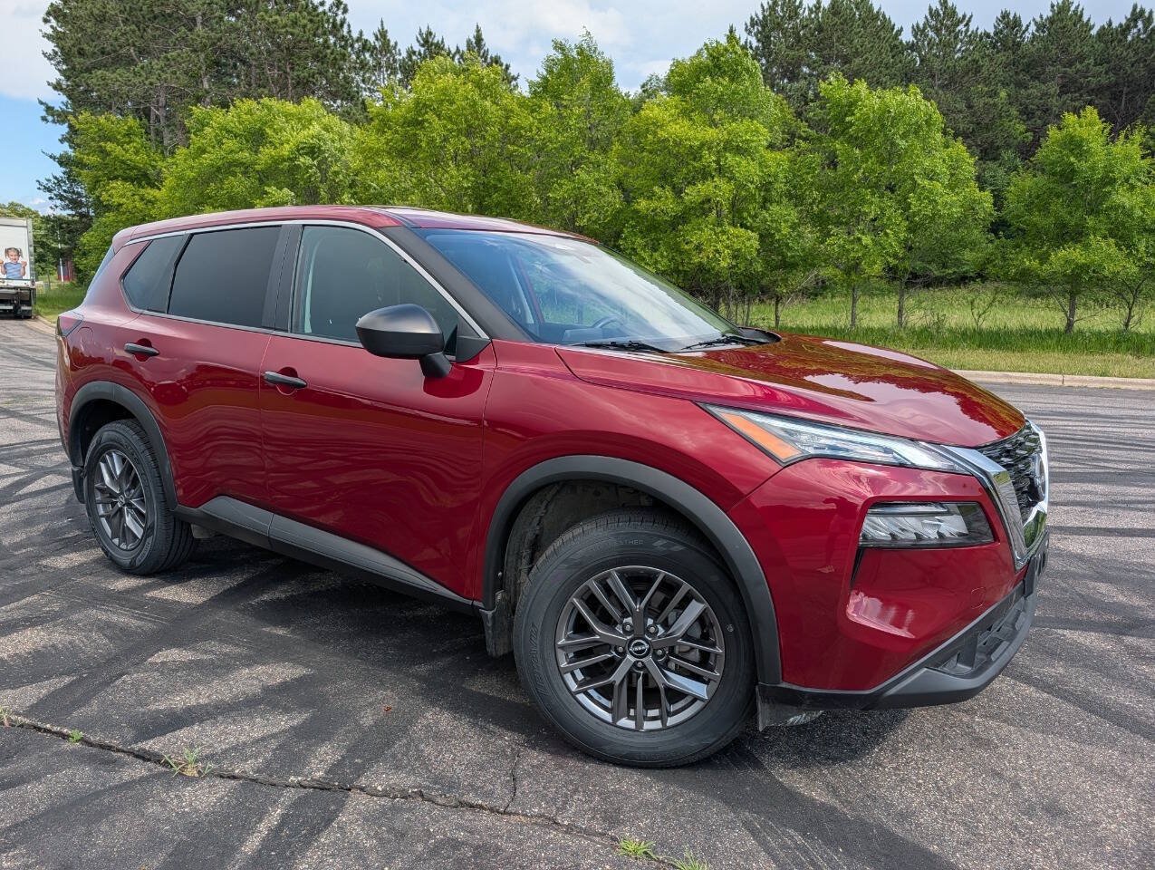 Used 2023 Nissan Rogue S AWD/4WD image 1