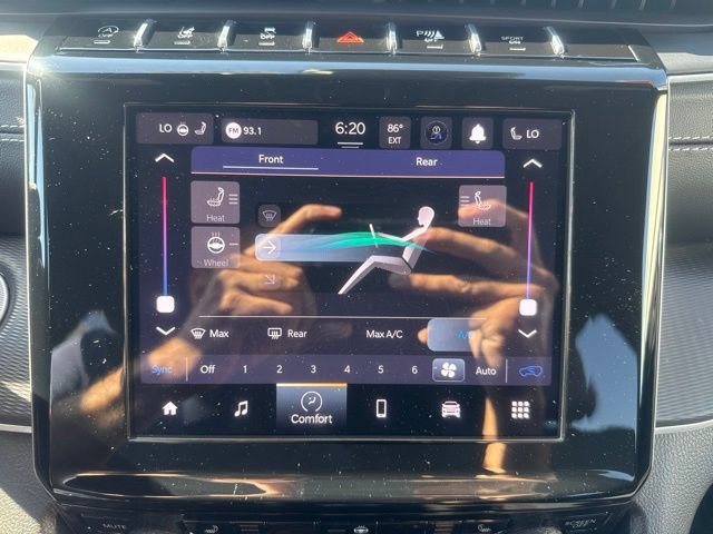 Certified 2024 Jeep Grand Cherokee L Altitude AWD/4WD image 18