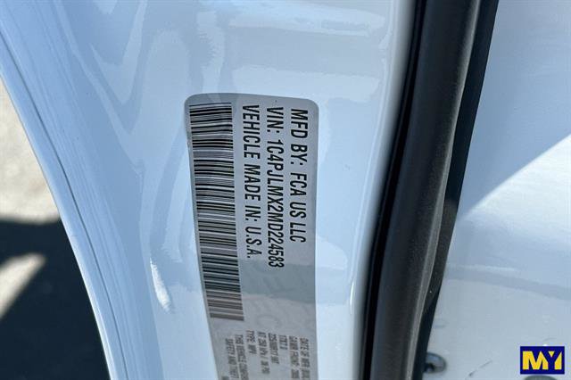 Used 2021 Jeep Cherokee Latitude Lux FWD image 40