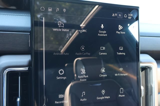 New 2026 GMC Yukon Denali Ultimate w/ LPO, Floor Liner Package AWD/4WD image 11