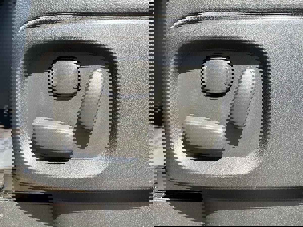 Used 2016 Land Rover LR4 HSE Silver Edition image 15