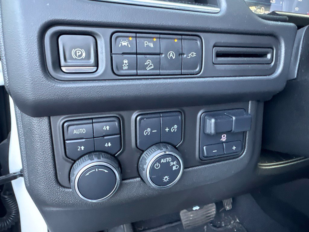 Used 2021 Chevrolet Tahoe Z71 w/ Z71 Signature Package AWD/4WD image 41