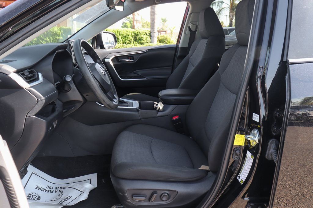 Used 2022 Toyota RAV4 XLE image 16