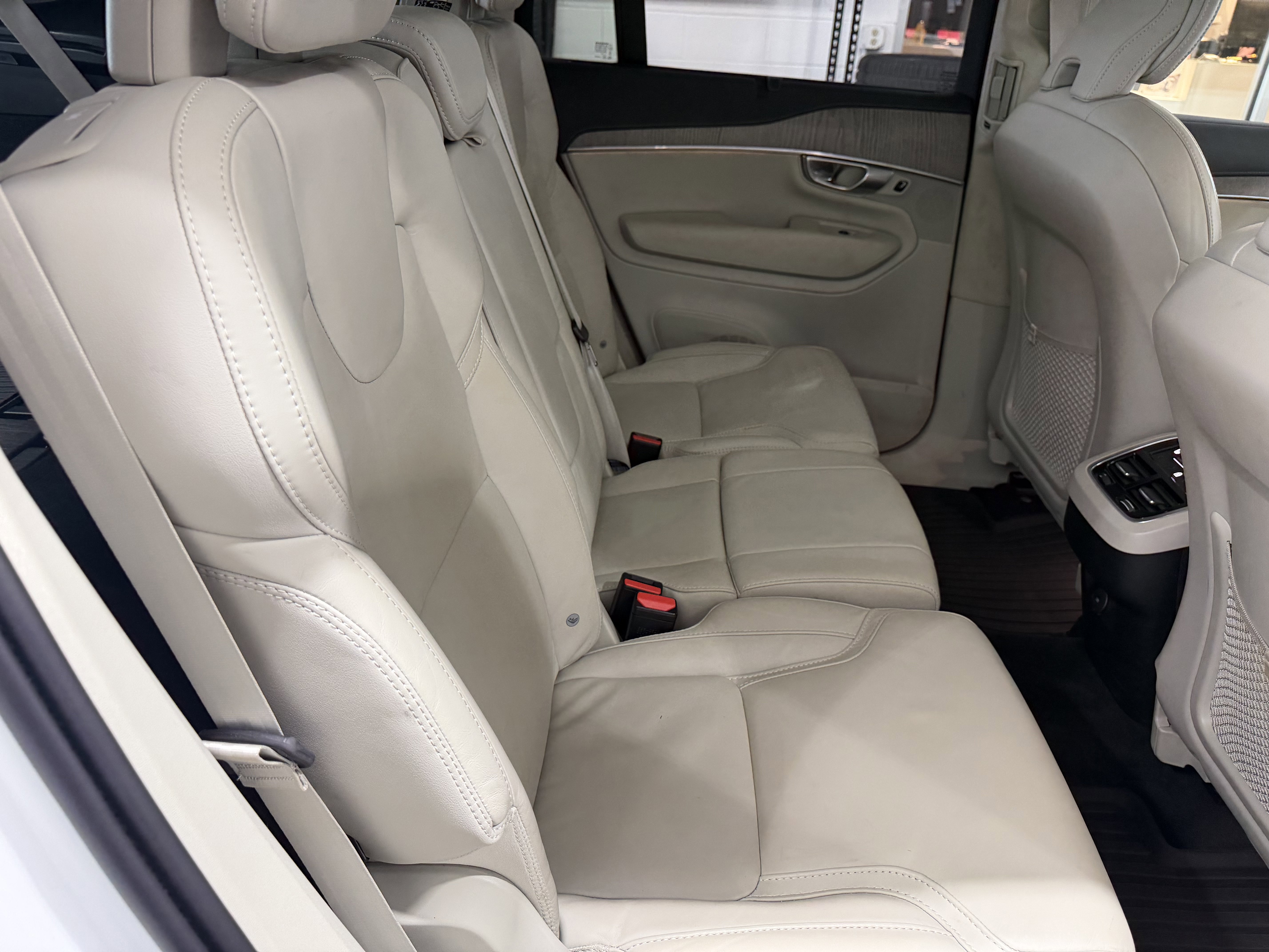 Used 2023 Volvo XC90 B6 Ultimate w/ Lounge Package AWD/4WD image 33