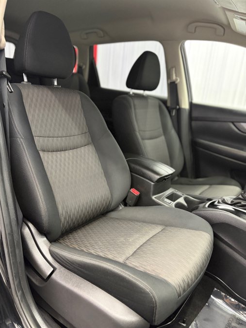 Used 2018 Nissan Rogue SV w/ Premium Package AWD/4WD image 16