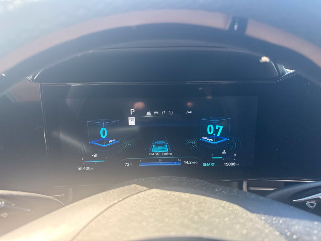 Used 2025 Hyundai Elantra Limited FWD image 14