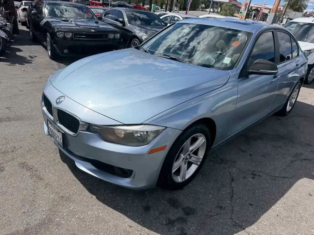 Used 2012 BMW 328i Sedan RWD image 3