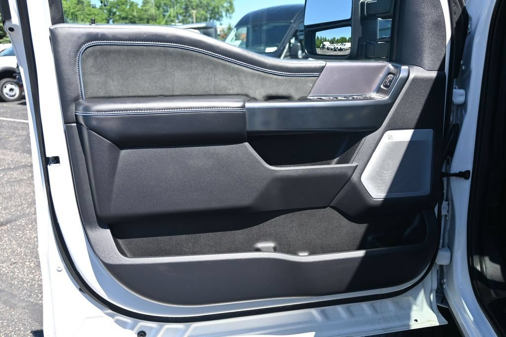 Used 2026 Ford F250 Platinum AWD/4WD image 19