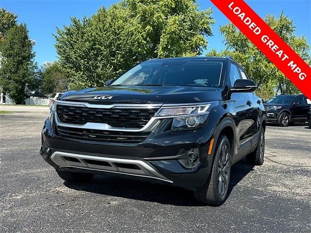 Used 2023 Kia Seltos S w/ Navigation Package image 3