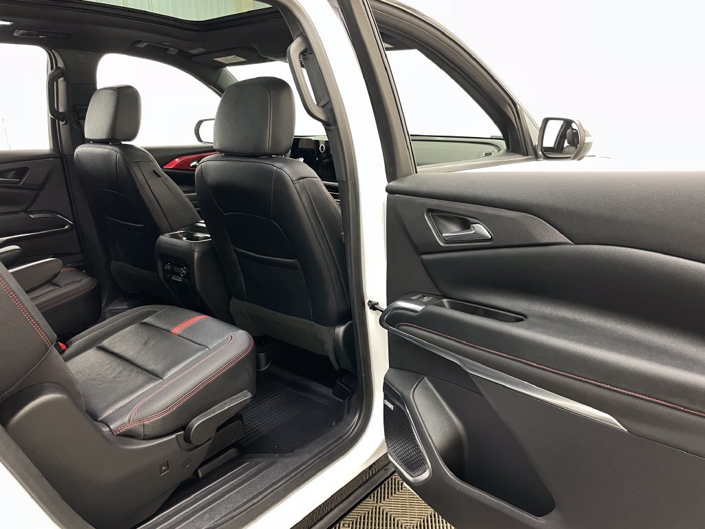 Used 2024 Chevrolet Traverse RS w/ LPO, Floor Liner Package AWD/4WD image 46