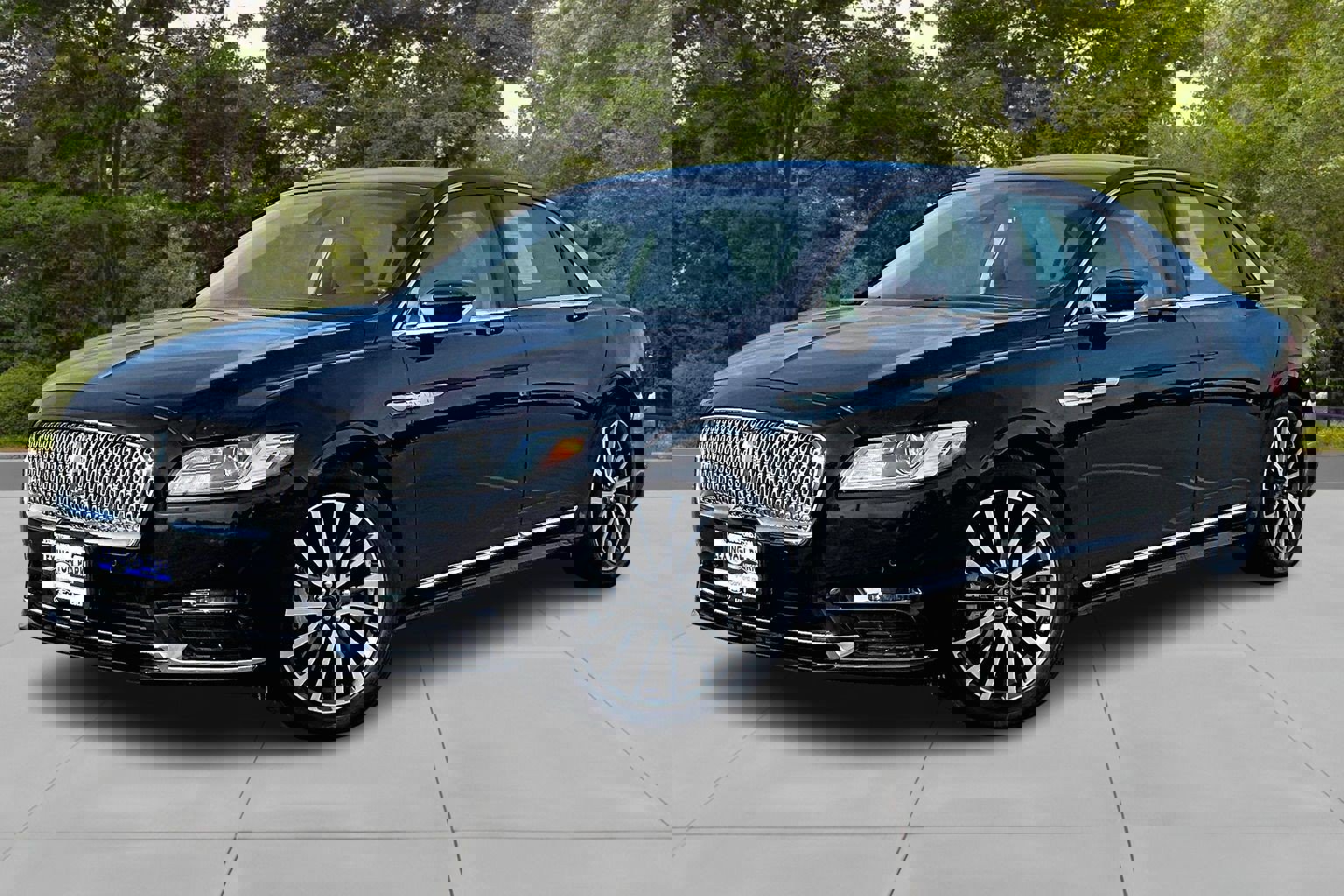 Used 2019 Lincoln Continental Select image 3