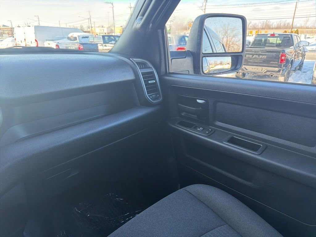 Used 2024 RAM 2500 Tradesman w/ Chrome Appearance Group image 24