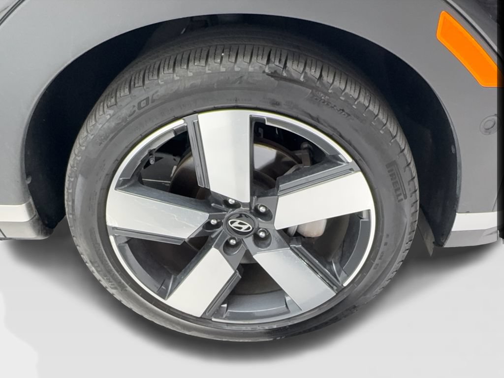 Used 2025 Hyundai Santa Fe Limited FWD image 14