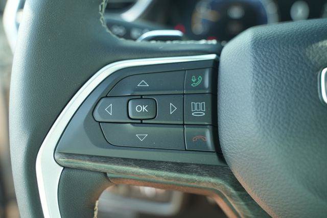Certified 2025 Jeep Grand Cherokee Limited w/ Luxury Tech Group II AWD/4WD image 34
