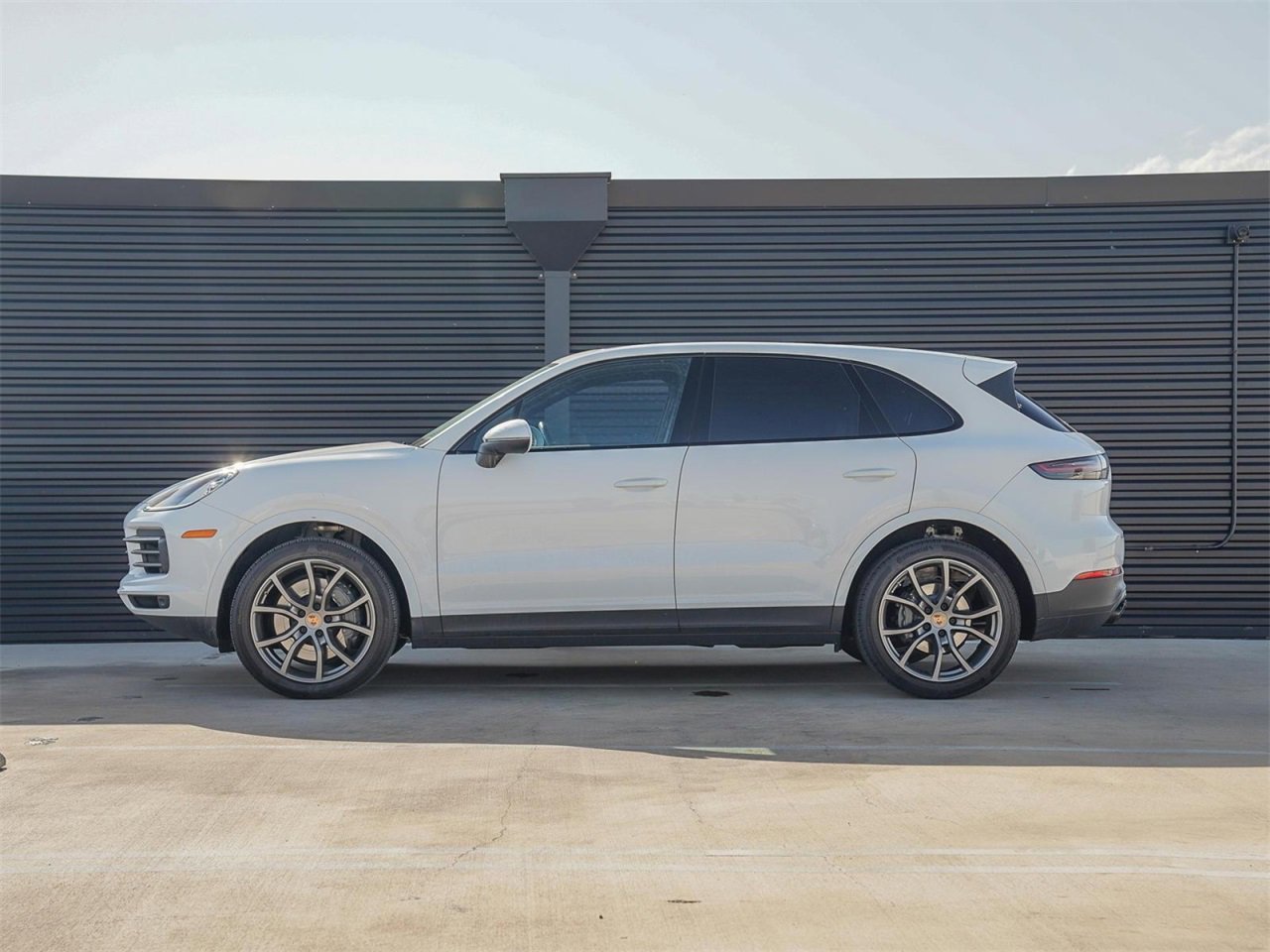 Certified 2023 Porsche Cayenne S Platinum image 2