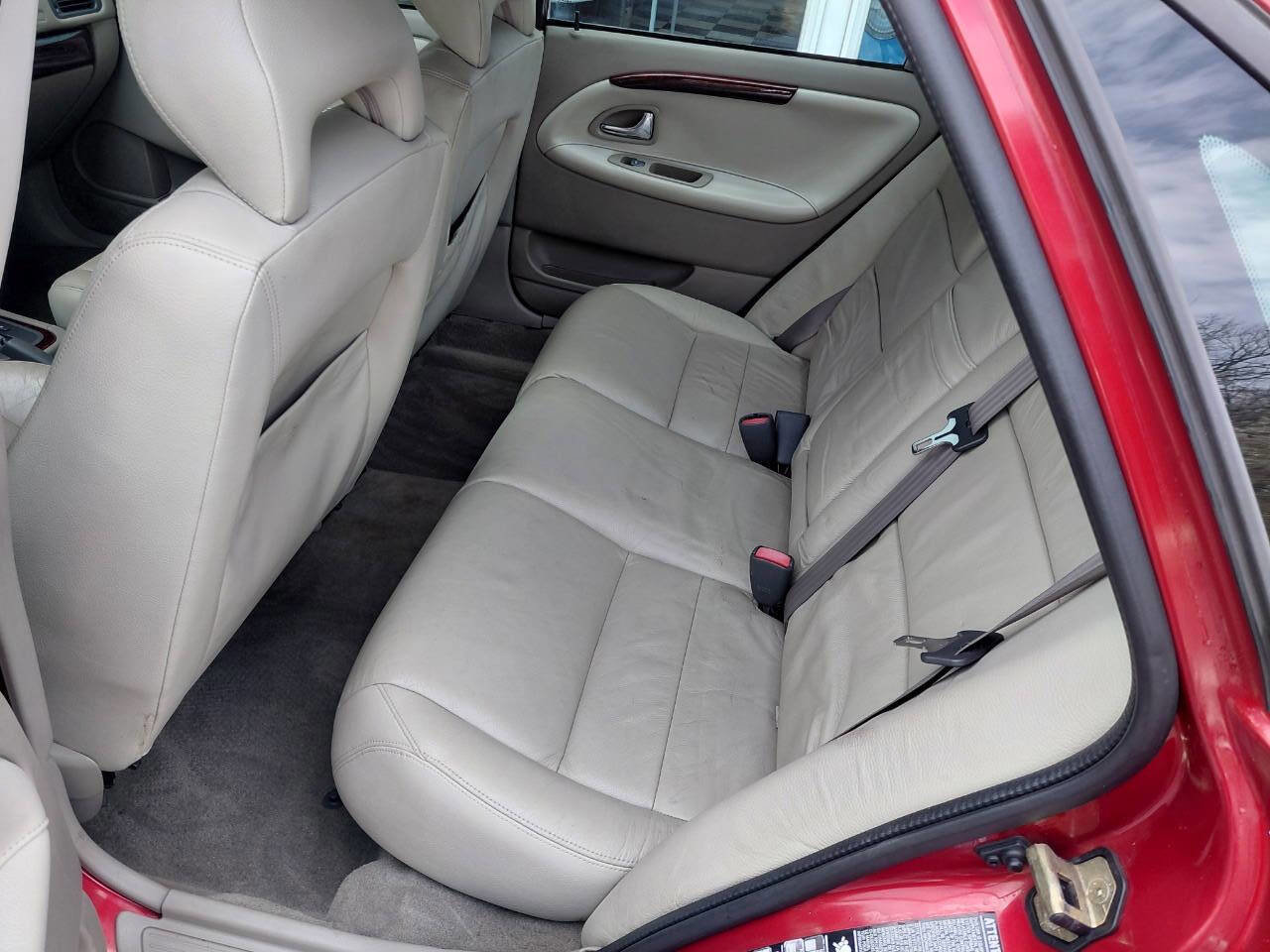 Used 2002 Volvo S40 FWD image 9