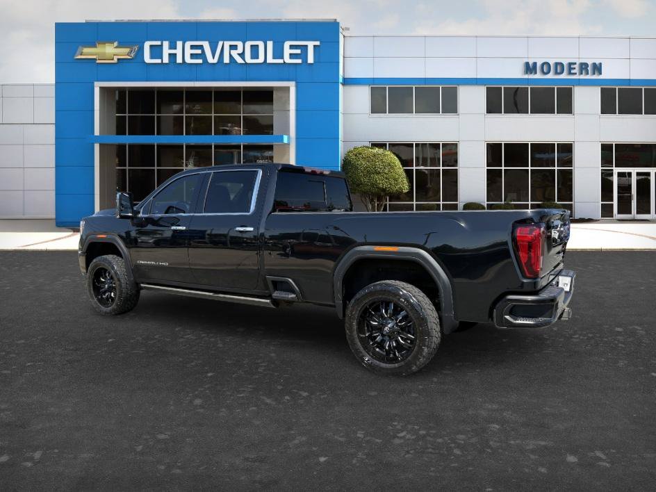 Used 2021 GMC Sierra 3500 Denali w/ Denali Black Diamond Edition AWD/4WD image 3