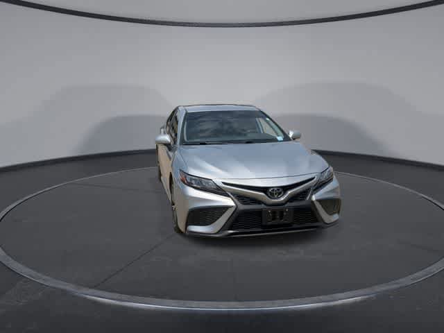 Used 2024 Toyota Camry SE FWD image 3