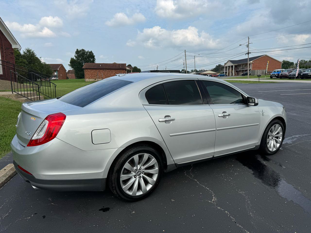 Used 2014 Lincoln MKS FWD image 10