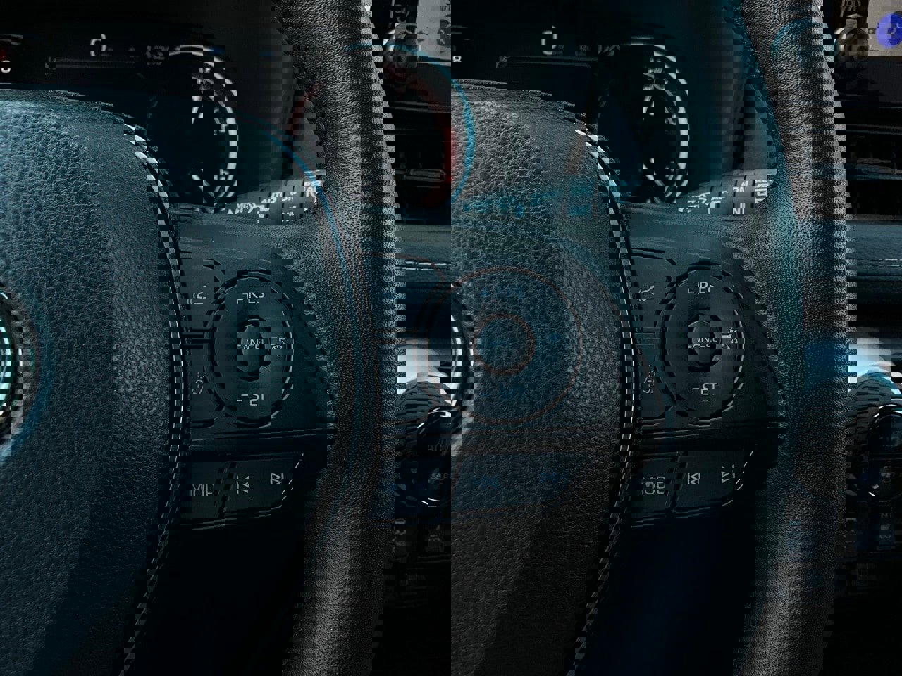 Used 2025 Toyota RAV4 XLE image 35