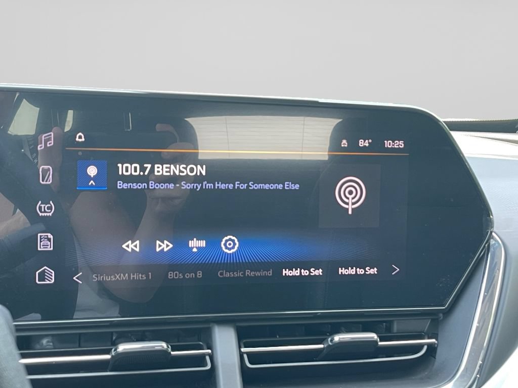 Used 2025 Chevrolet Trax LT FWD image 26