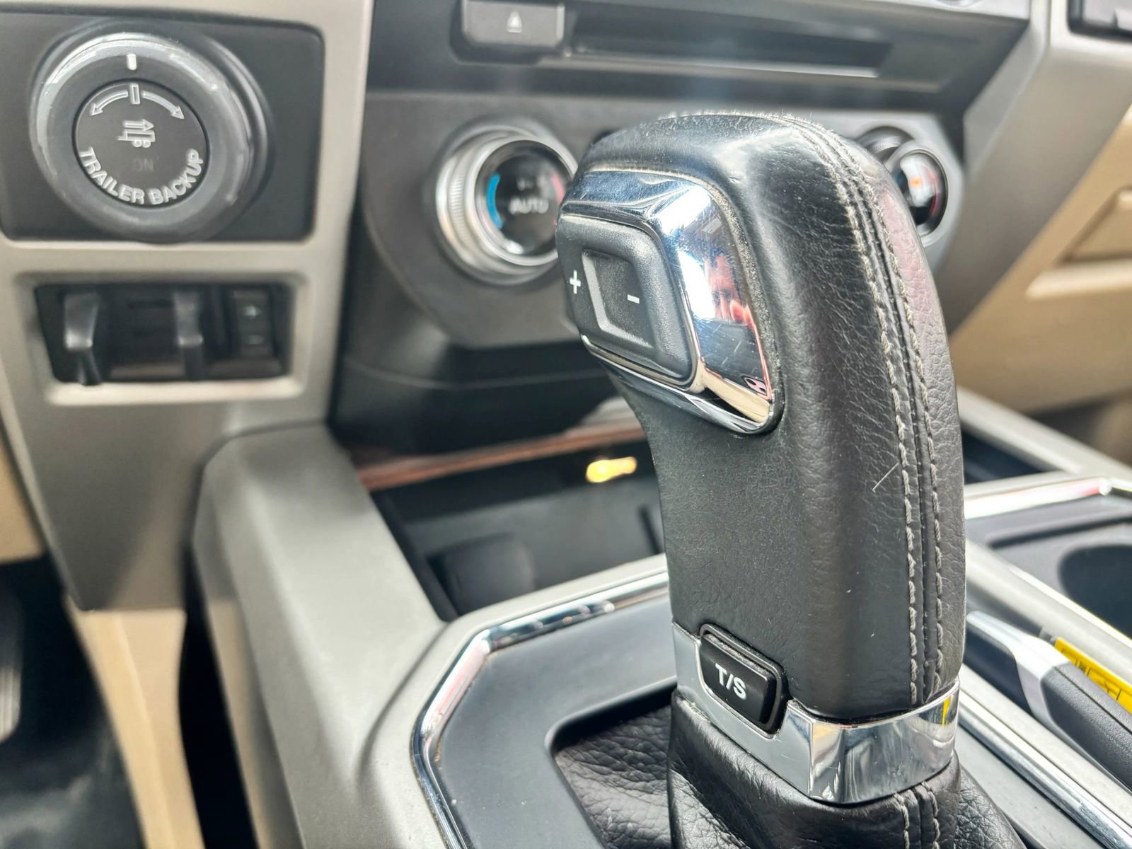 Used 2016 Ford F150 Lariat w/ Equipment Group 502A Luxury image 25