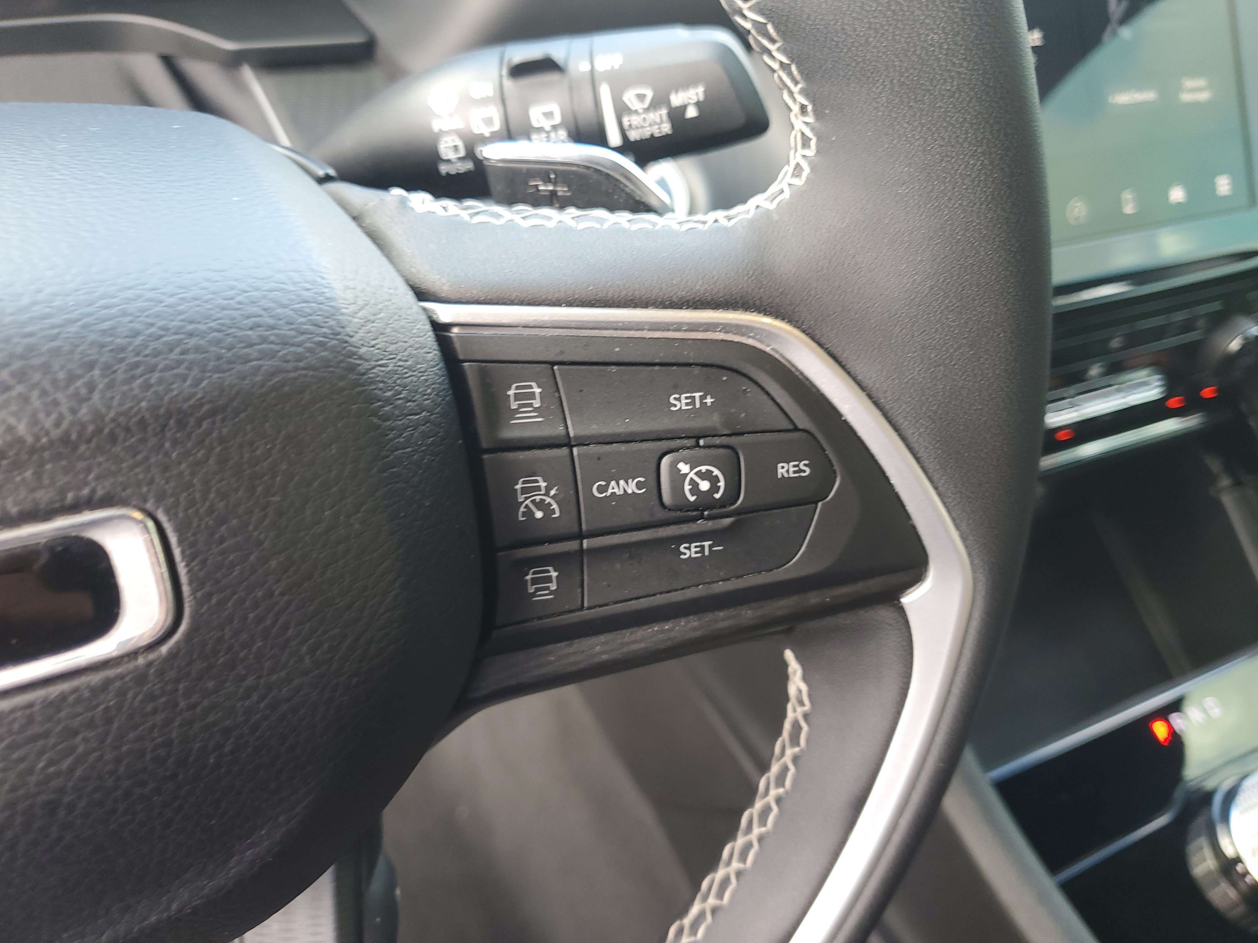 Used 2023 Jeep Grand Cherokee Altitude RWD image 17