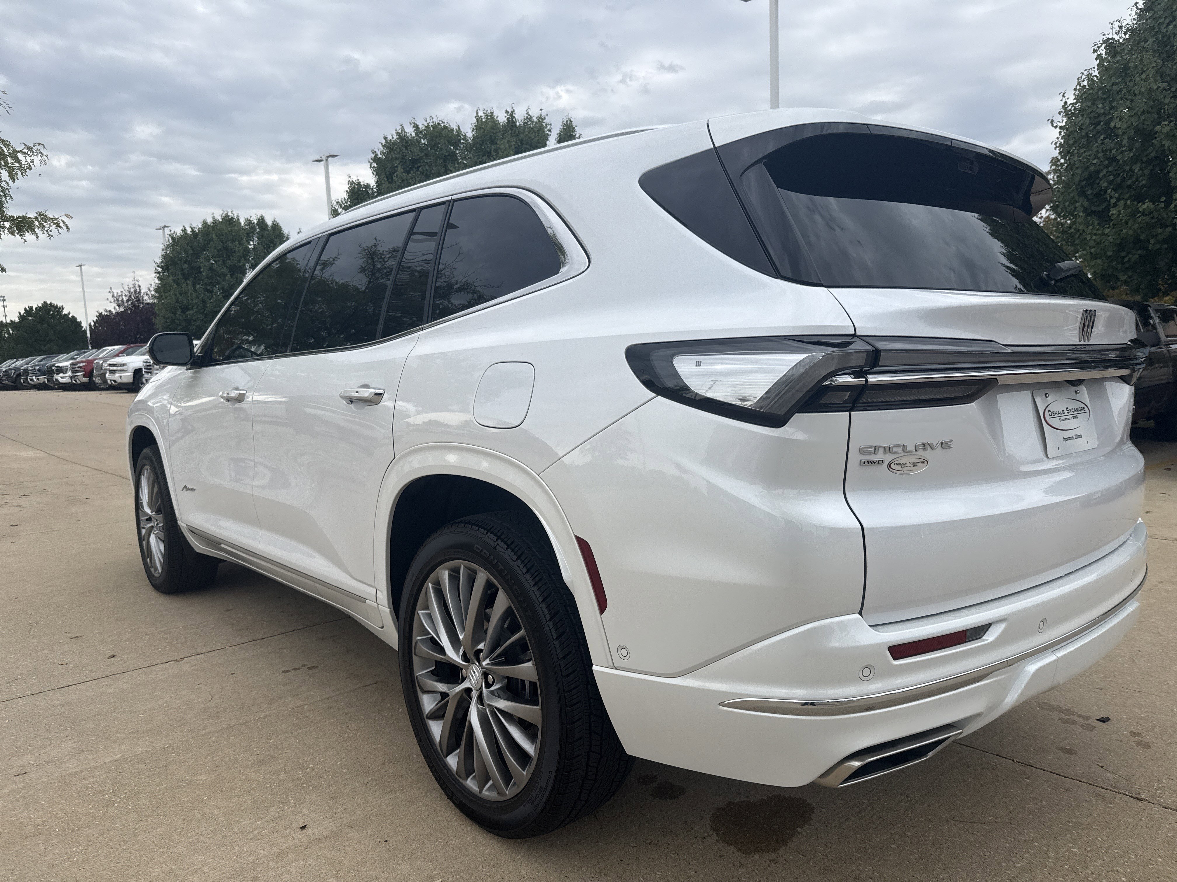 Used 2025 Buick Enclave Avenir w/ Super Cruise Package image 9