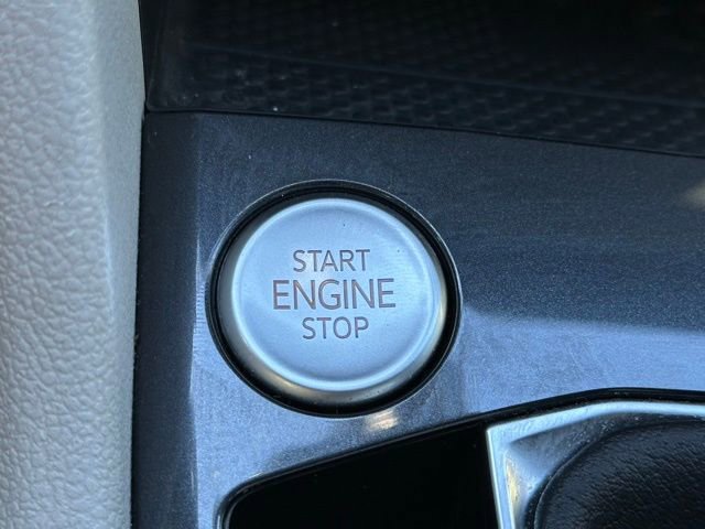 Used 2022 Volkswagen Tiguan SE R-Line image 23