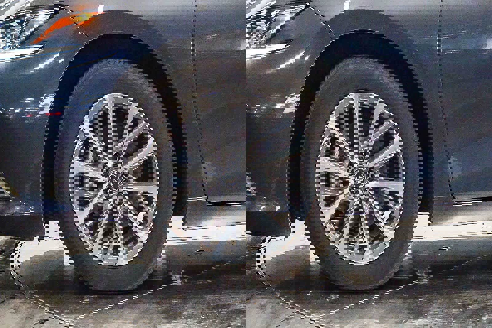 Used 2025 Lexus ES 350 image 9