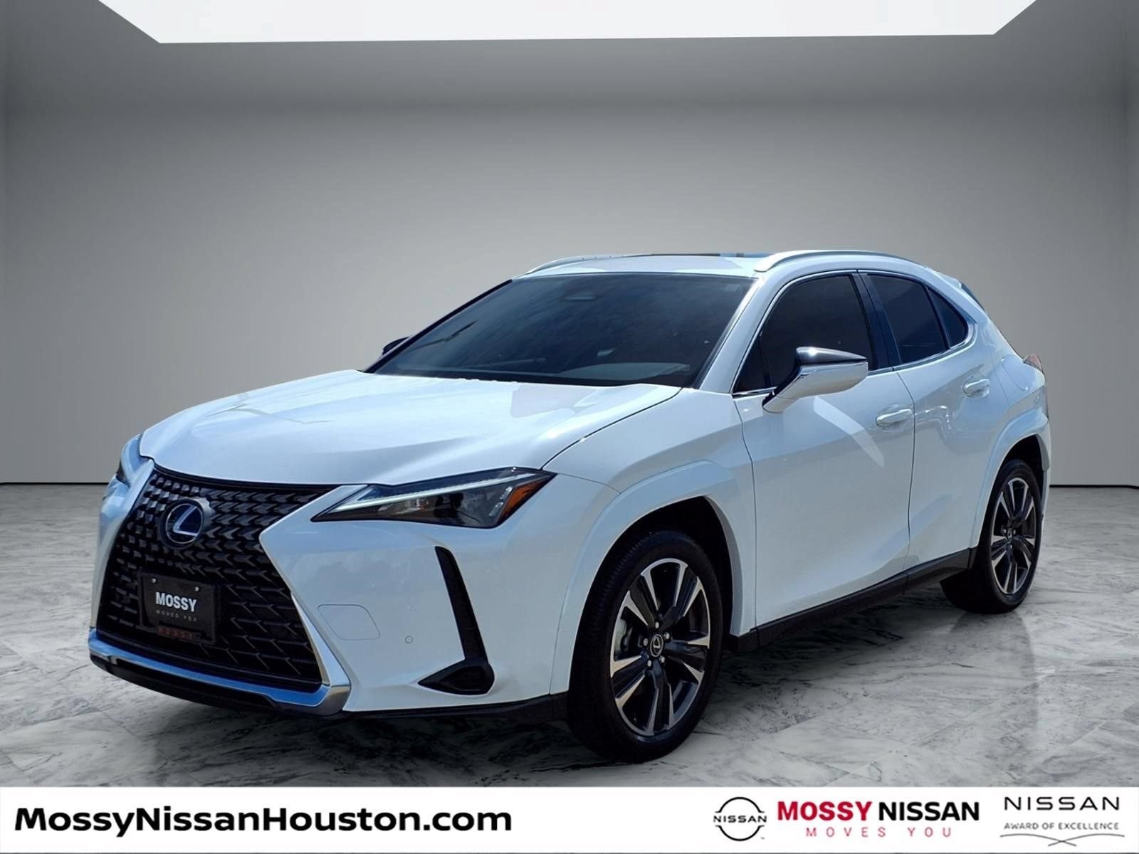 Used 2026 Lexus UX 300h FWD w/ Accessory Package (Z2) image 4