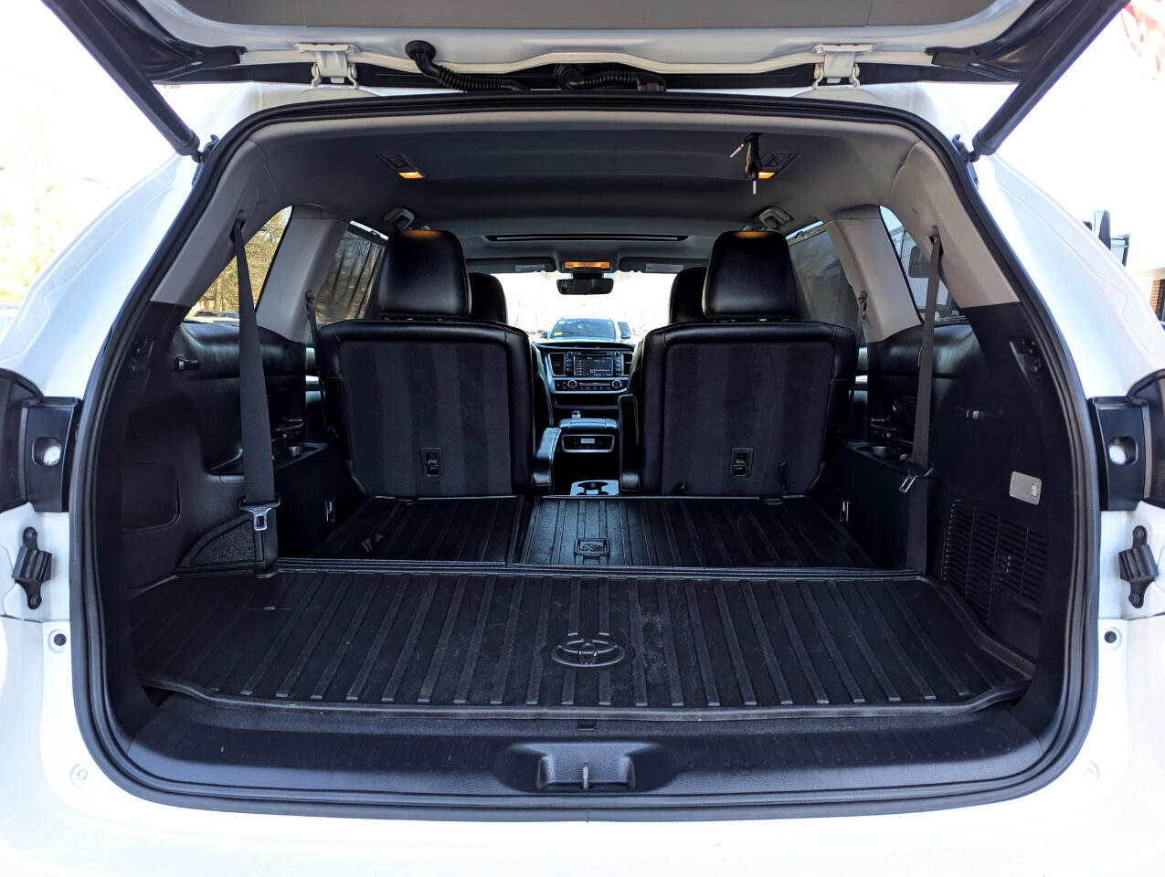 Used 2018 Toyota Highlander XLE image 52