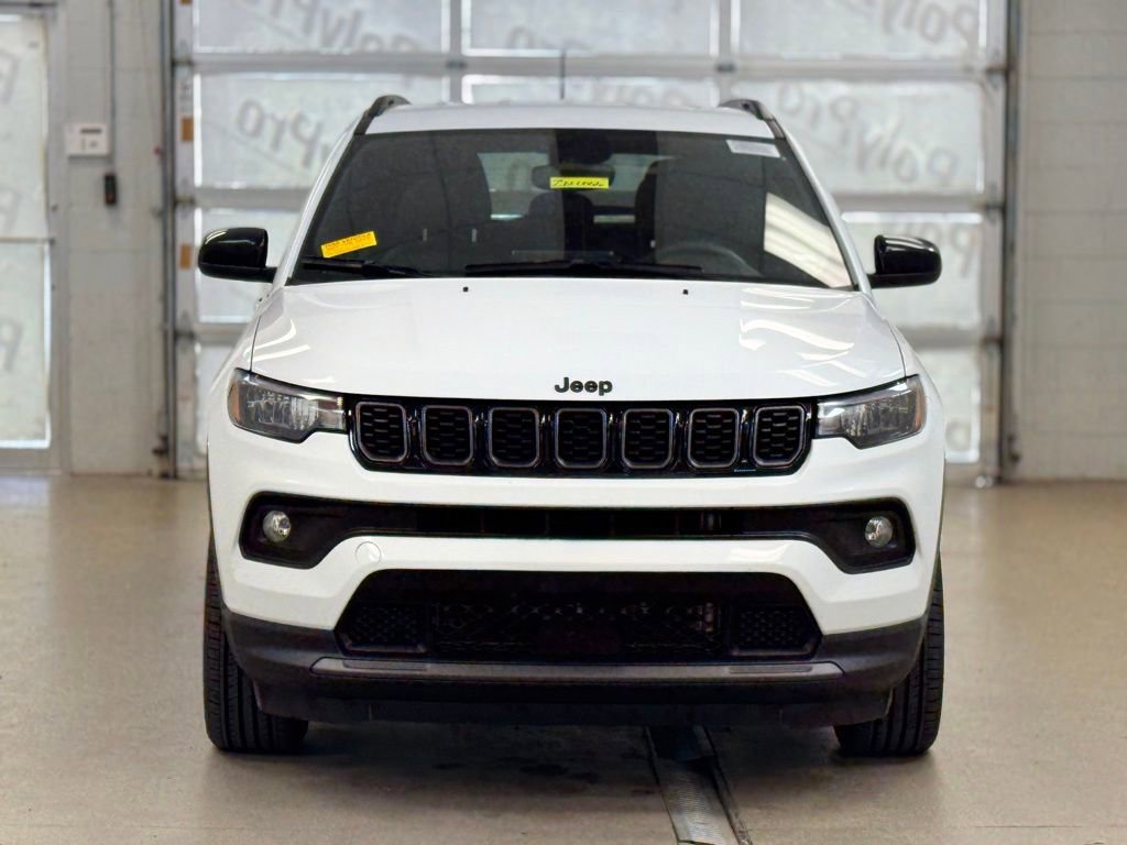 Used 2025 Jeep Compass Latitude w/ Altitude Special Edition AWD/4WD image 2