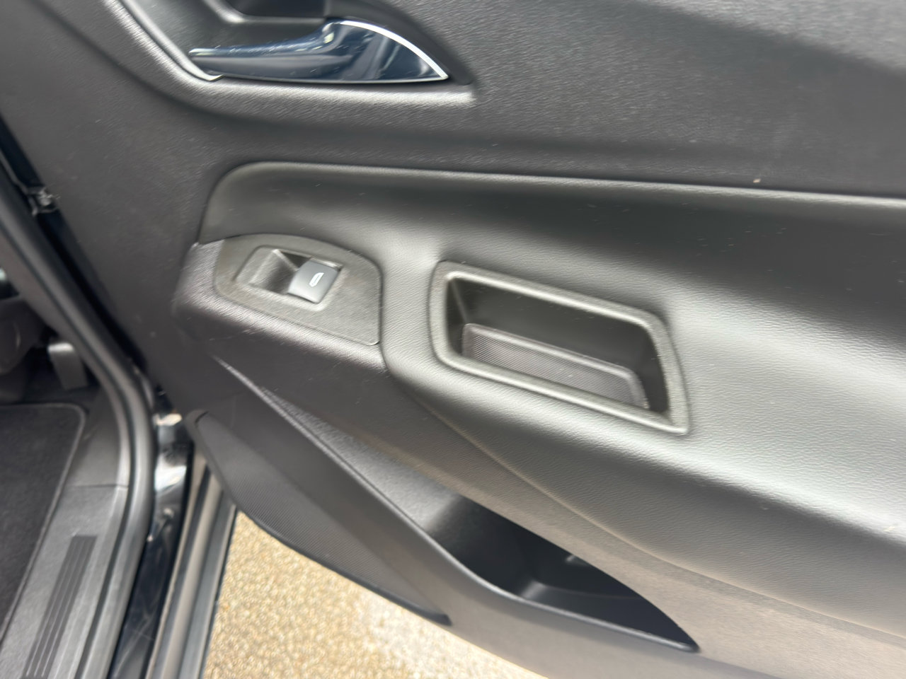 Used 2021 Chevrolet Equinox LT image 36