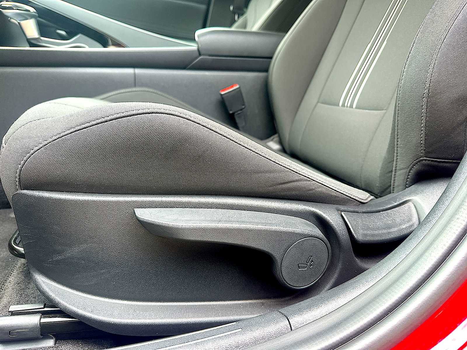 Used 2025 Hyundai Elantra SEL image 14