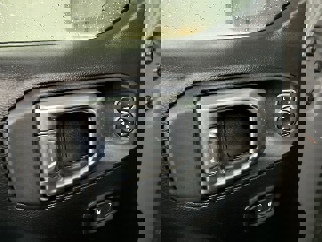 Used 2021 Jeep Wrangler Sport image 21