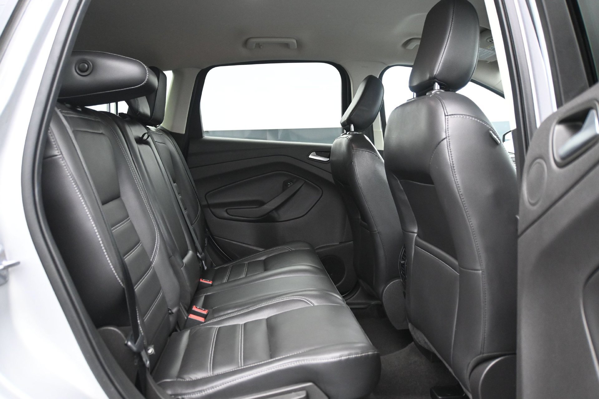 Used 2019 Ford Escape Titanium w/ U9j03 - Titanium Tow Package AWD/4WD image 14